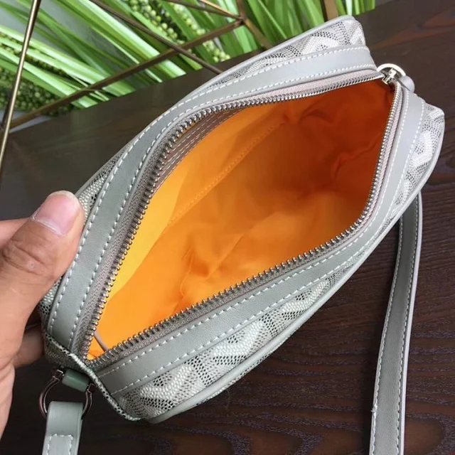 Goyard Crossbody Bags Small rectangular zip bag with Goyardine chevron pattern product detail image 7