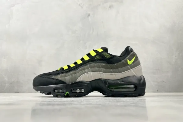 Nike Air Max 95 Black Quilted Leather Sneakers - 9