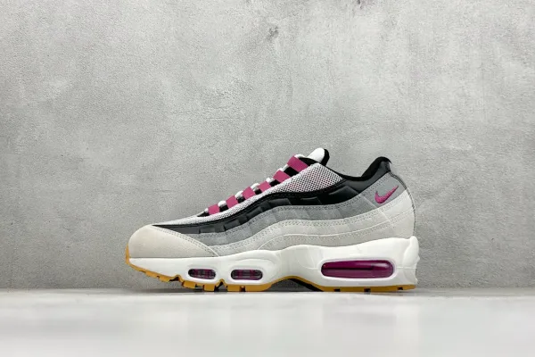 Nike Air Max 95 Black Quilted Leather Sneakers - 11