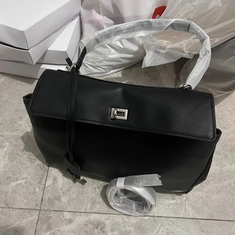 Bag from Yin Kuang's Shop