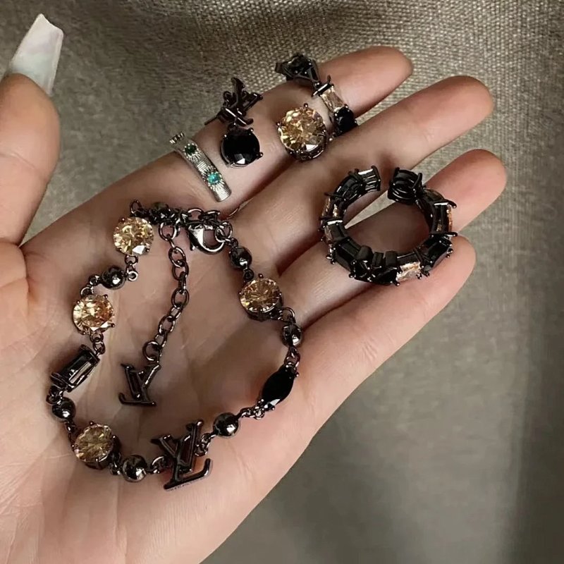 Bracelet from Yin Kuang's Shop