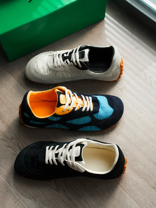 Bottega Veneta Sneakers Lace-up low-top with paneled uppers and gum lug soles product detail image 27