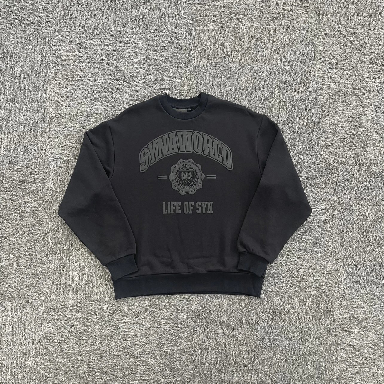 Black round neck sweatshirt with black print SY-115
