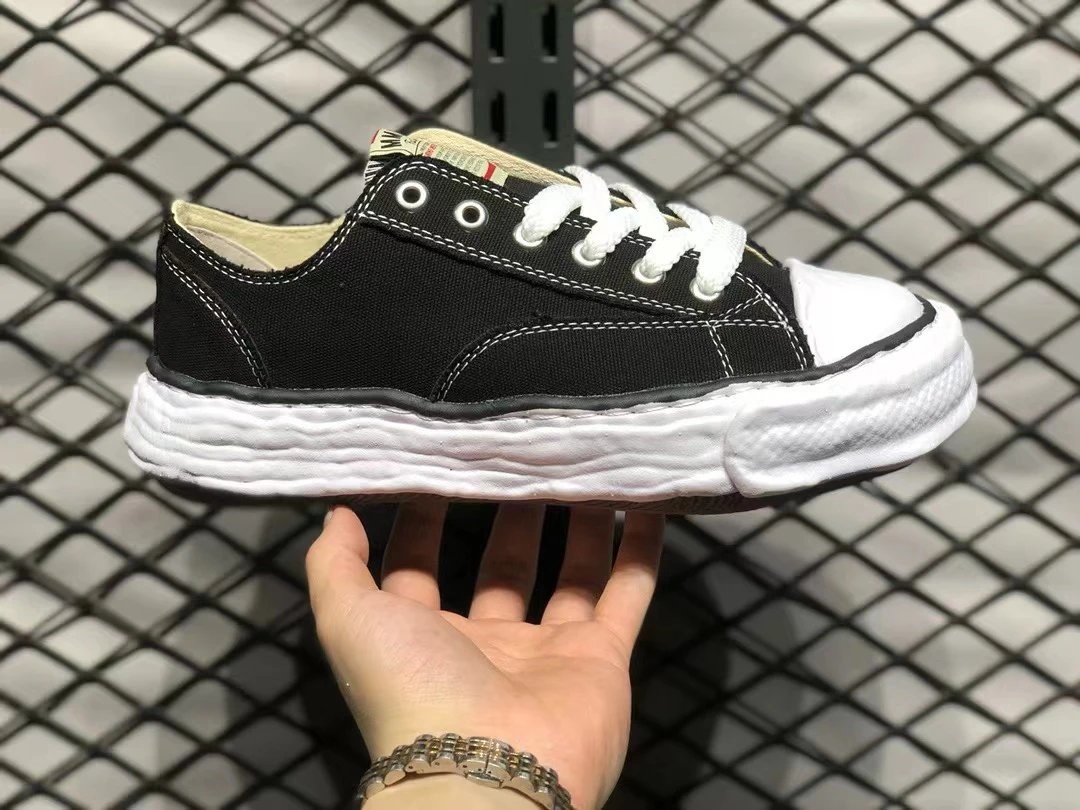 Shell-Toe Canvas Shoes