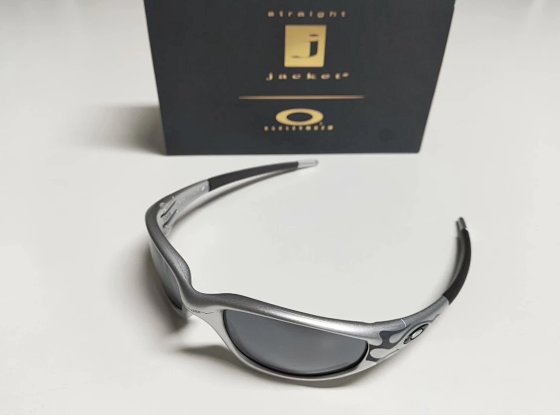 #Rise production has cleared customs | Oakley Muzm sunglasses Travis scoot same style VTG trend