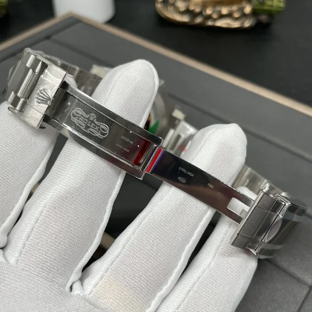 Rolex Submariner and Sea-Dweller product detail image 12