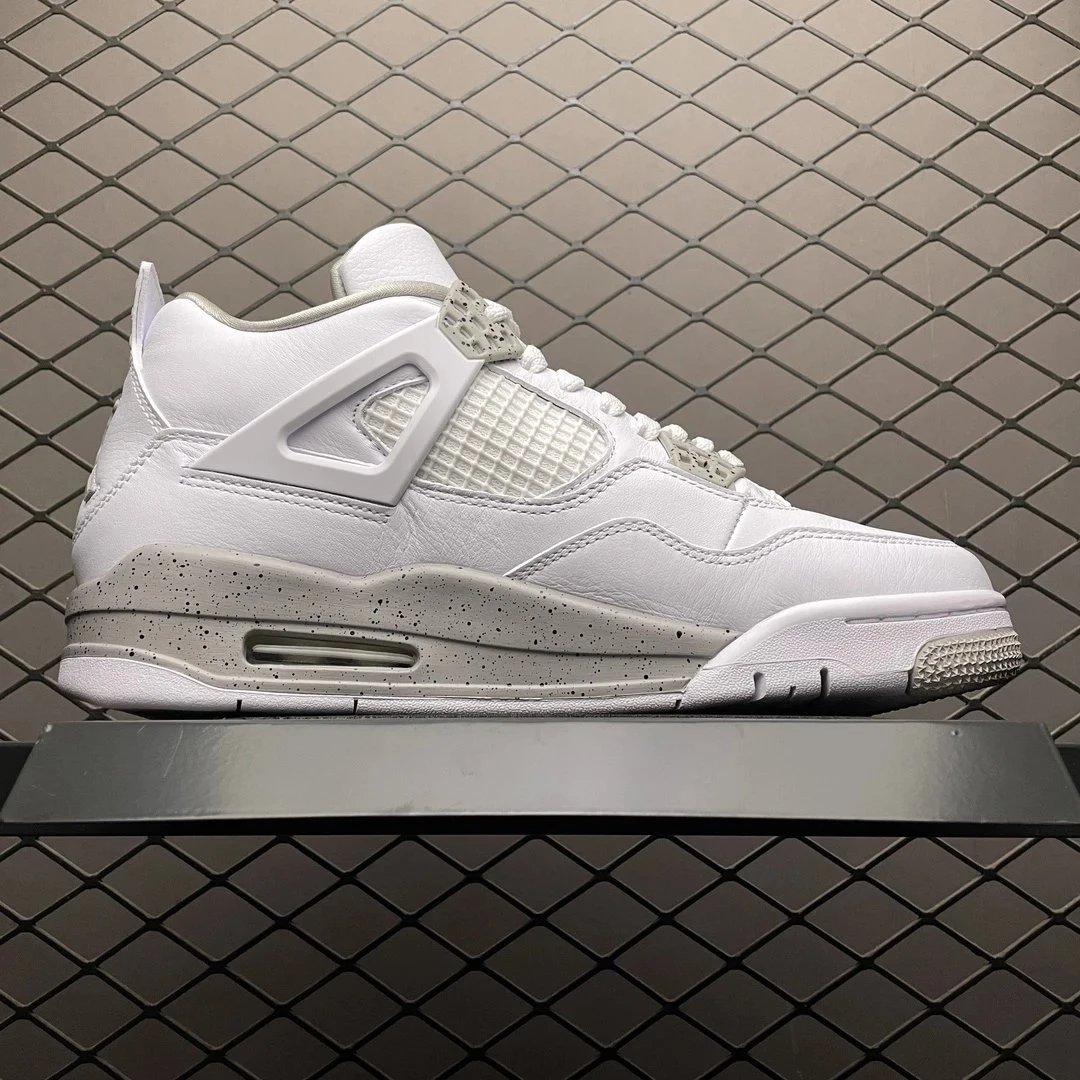 Air Jordan 4 Retro 'Bred' Purple Sneakers - 5