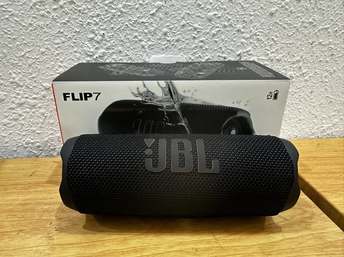 JBL Flip 7 Portable Bluetooth 