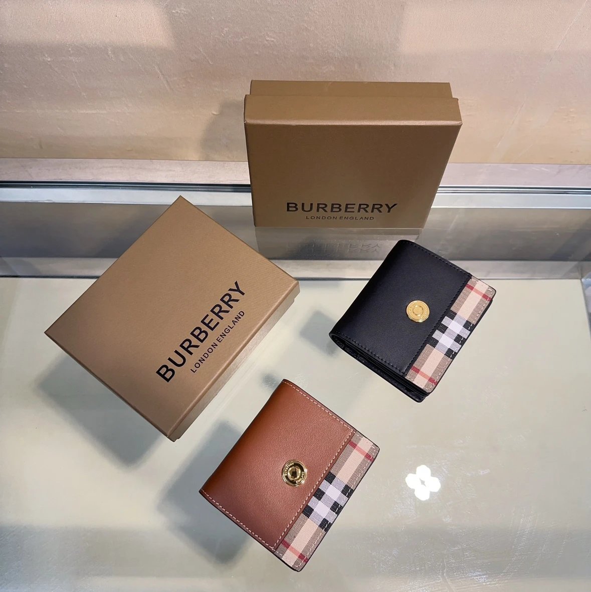 Burberry Horseferry Check Card Holder Black and Beige Wallet - 9