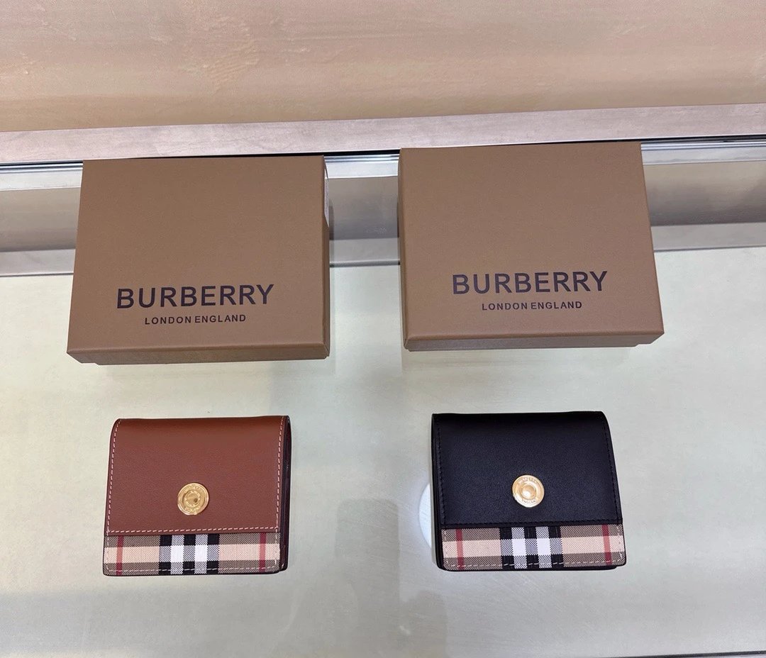 Burberry Horseferry Check Card Holder Black and Beige Wallet - 10