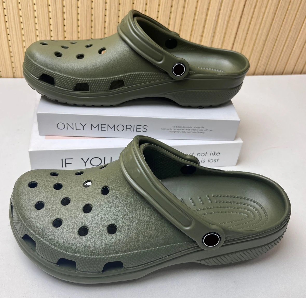 Crocs Classic Clog Pink Shoes Sandals - 8