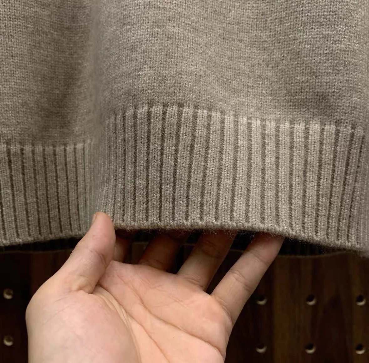 Design Ribbed Detail Crewneck Beige Sweater - 11