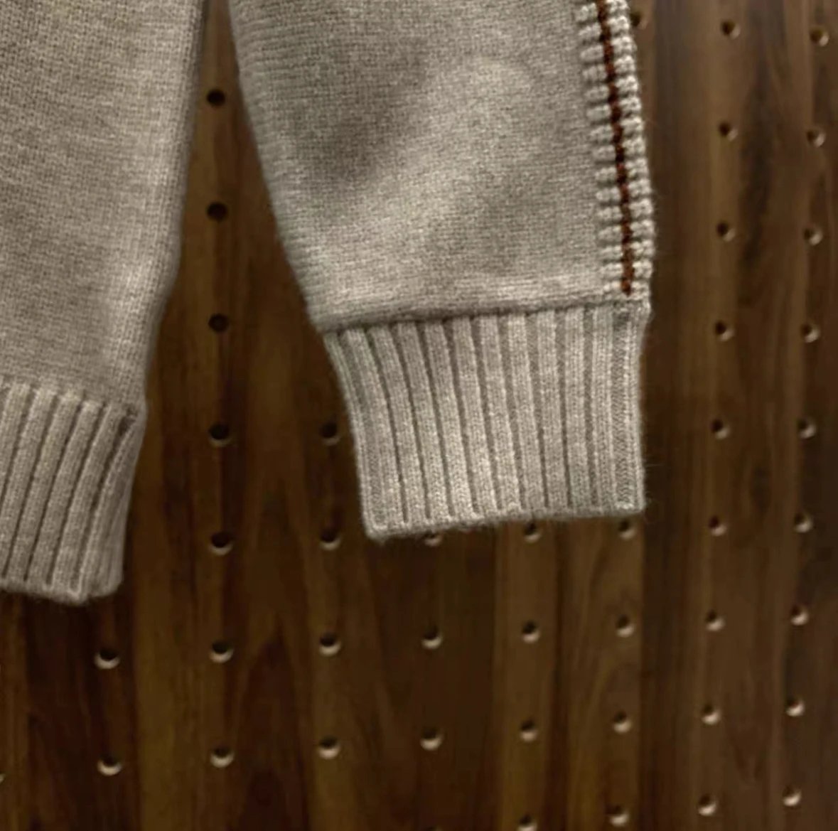 Design Ribbed Detail Crewneck Beige Sweater - 10