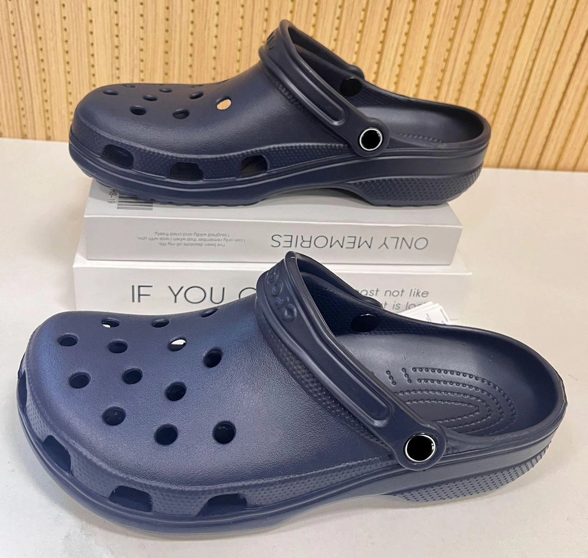 Crocs Classic Clog Pink Shoes Sandals - 6