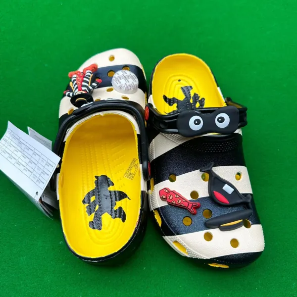 Crocs Classic Clog McDonald's x SpongeBob SquarePants Yellow Character-Decorated Clogs Sandals - 7