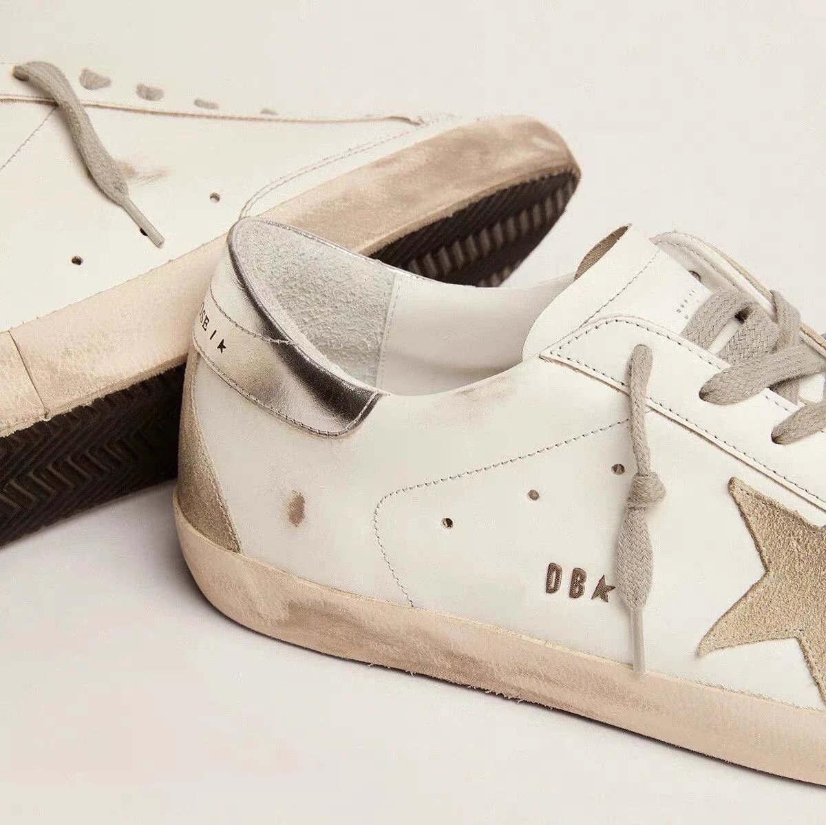 Distressed Star Dirty Sneakers