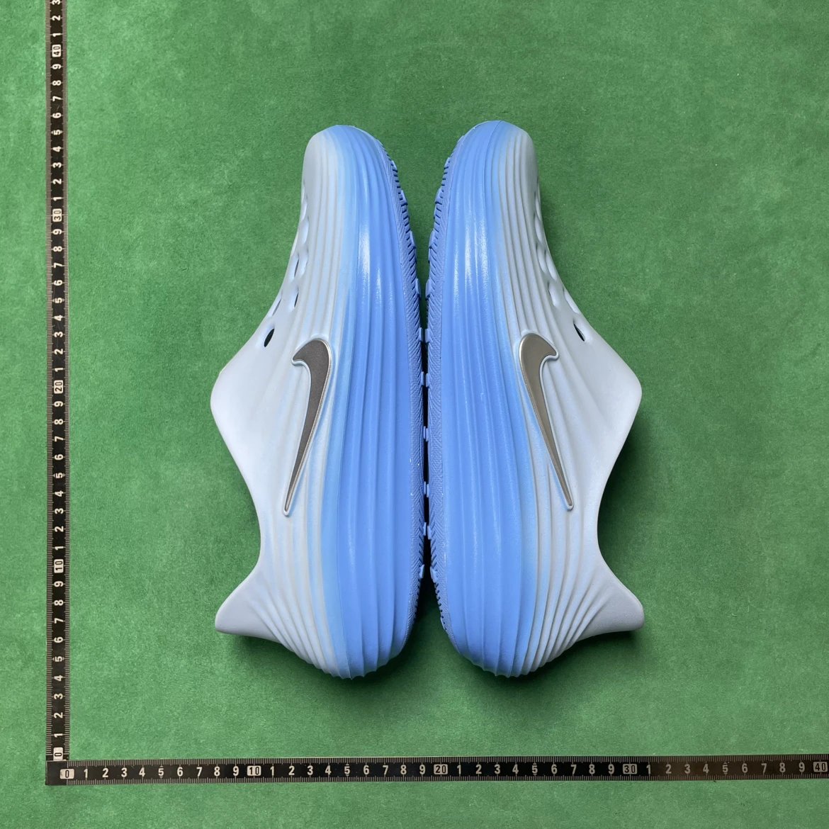 NIKE 9LW 简约舒适洞洞鞋