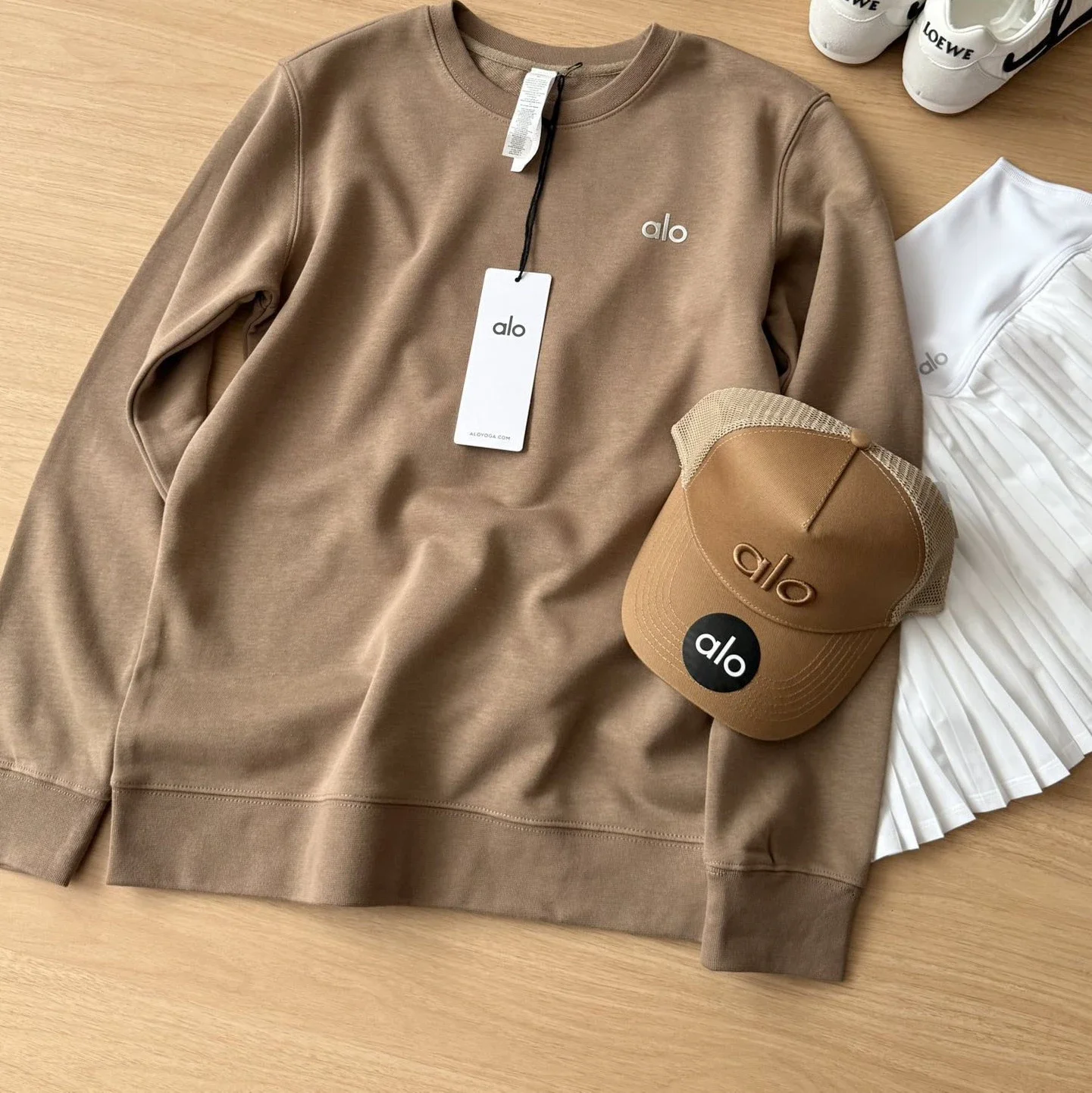 Small label unisex long-sleeved sweatshirt solid color round neck casual top product image