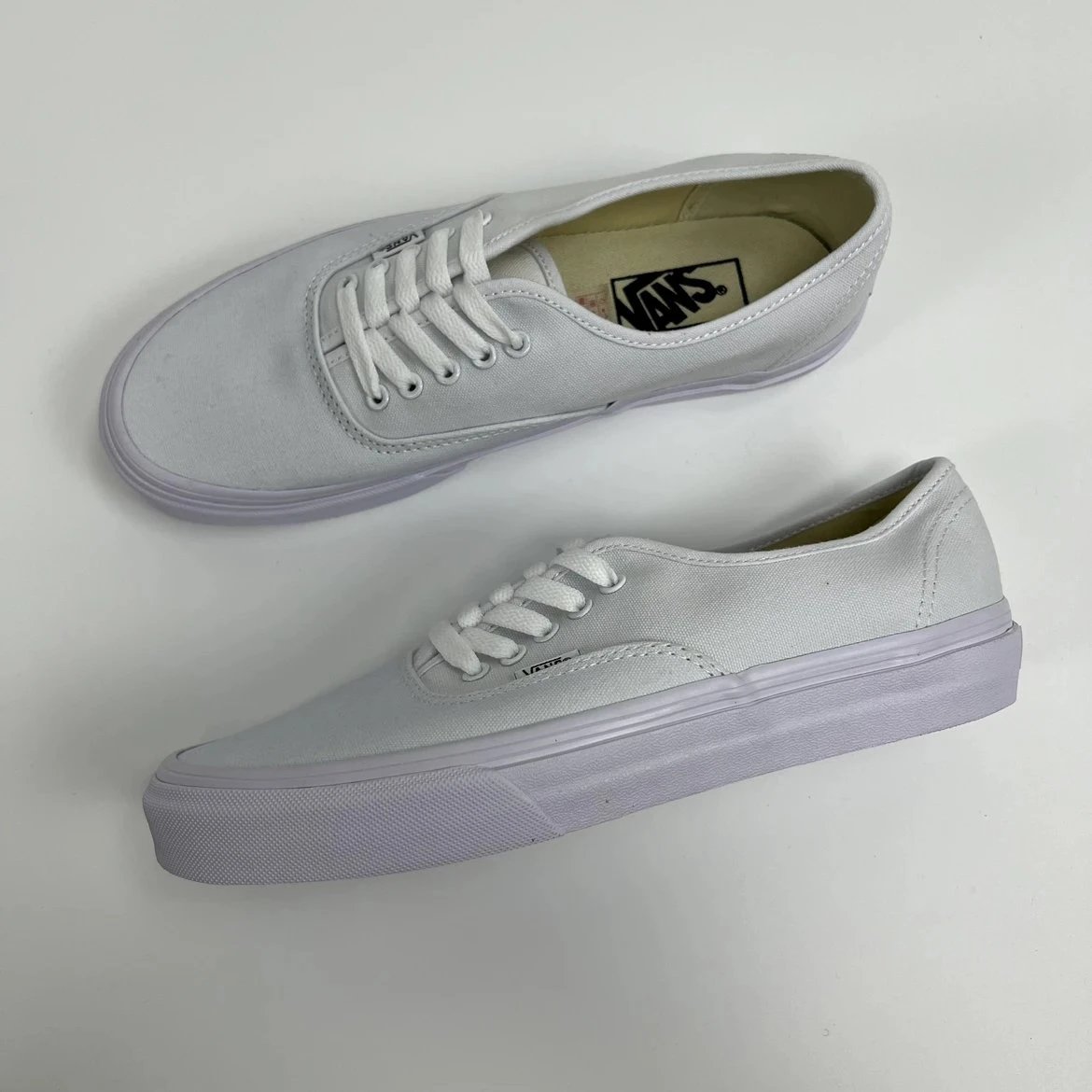 Aut Pure White
