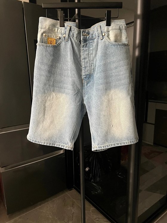 Pocket Embroidered Denim Shorts