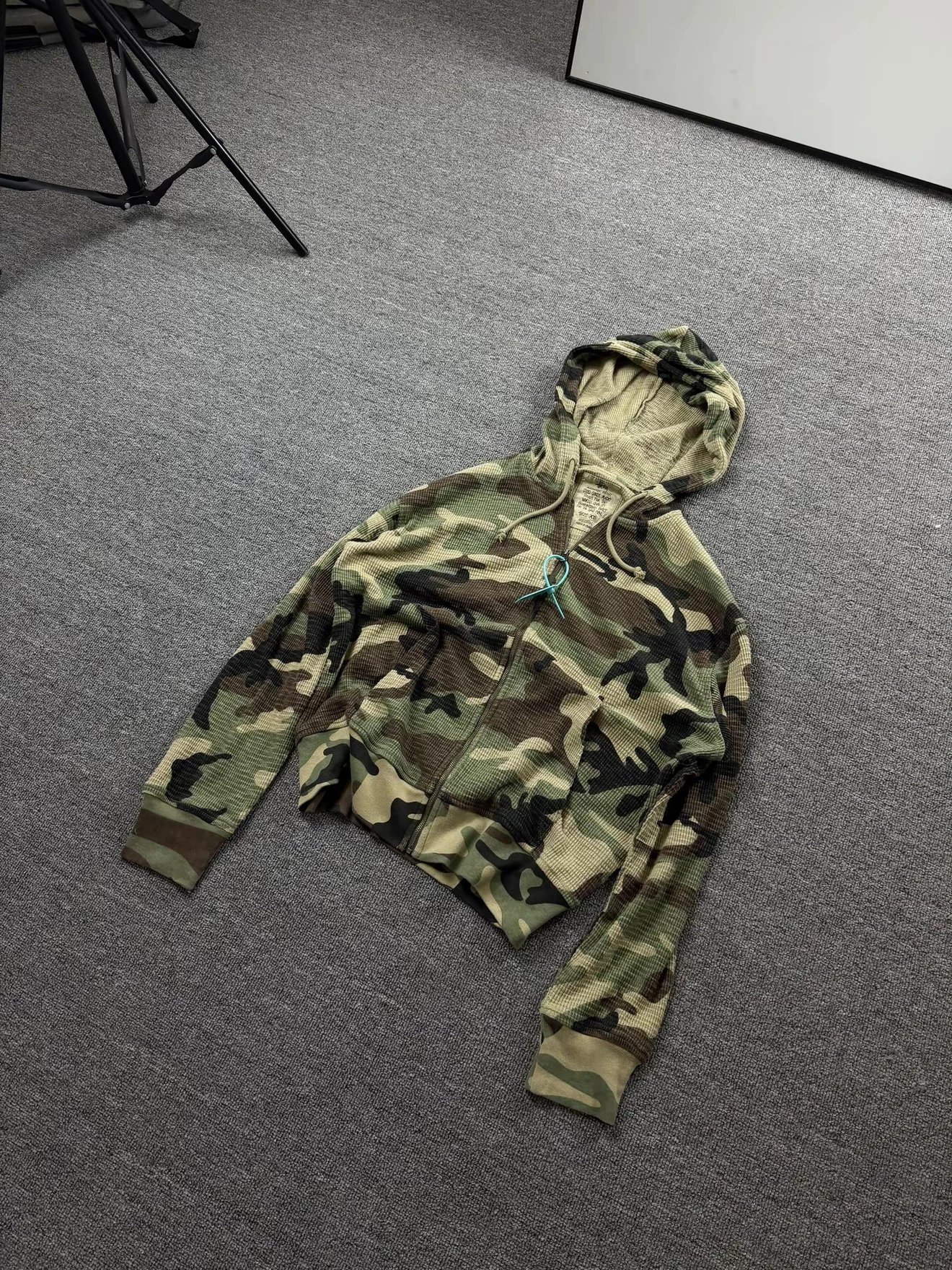 【 Ready to ship in seconds! 】 Reset the independent studsy 26ss waffle camouflage cardigan