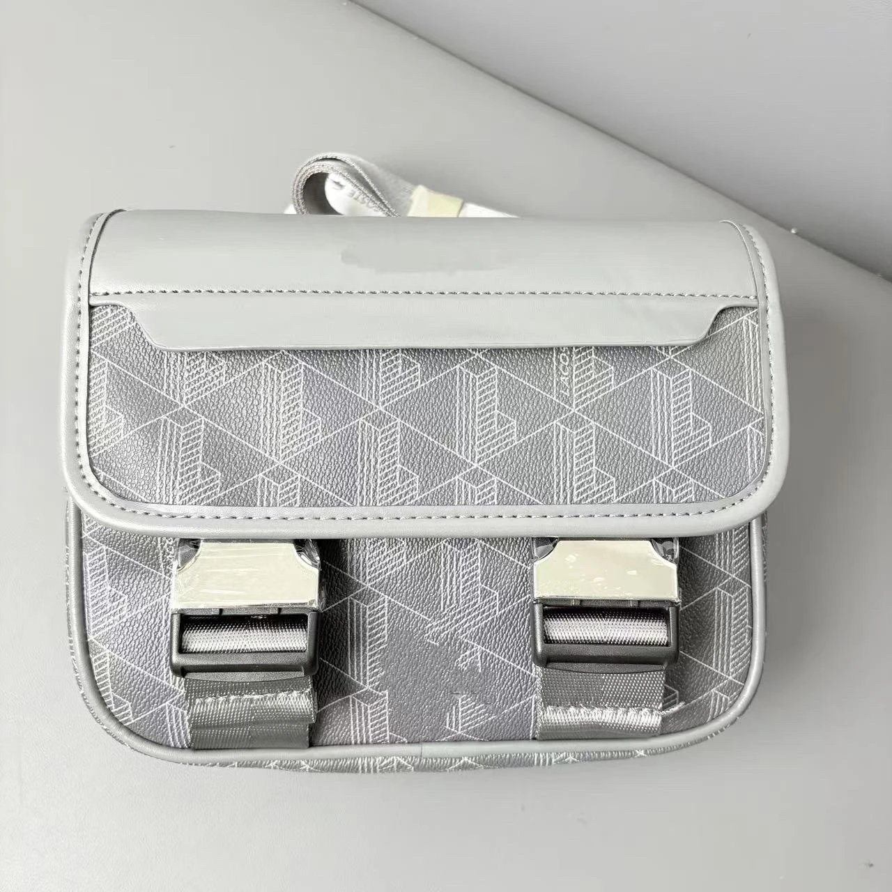 Capsack Gray