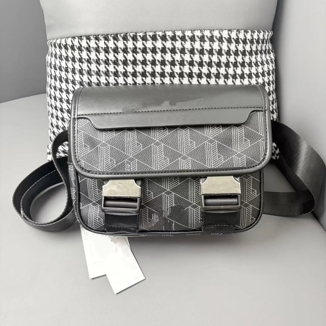 Capsack Black