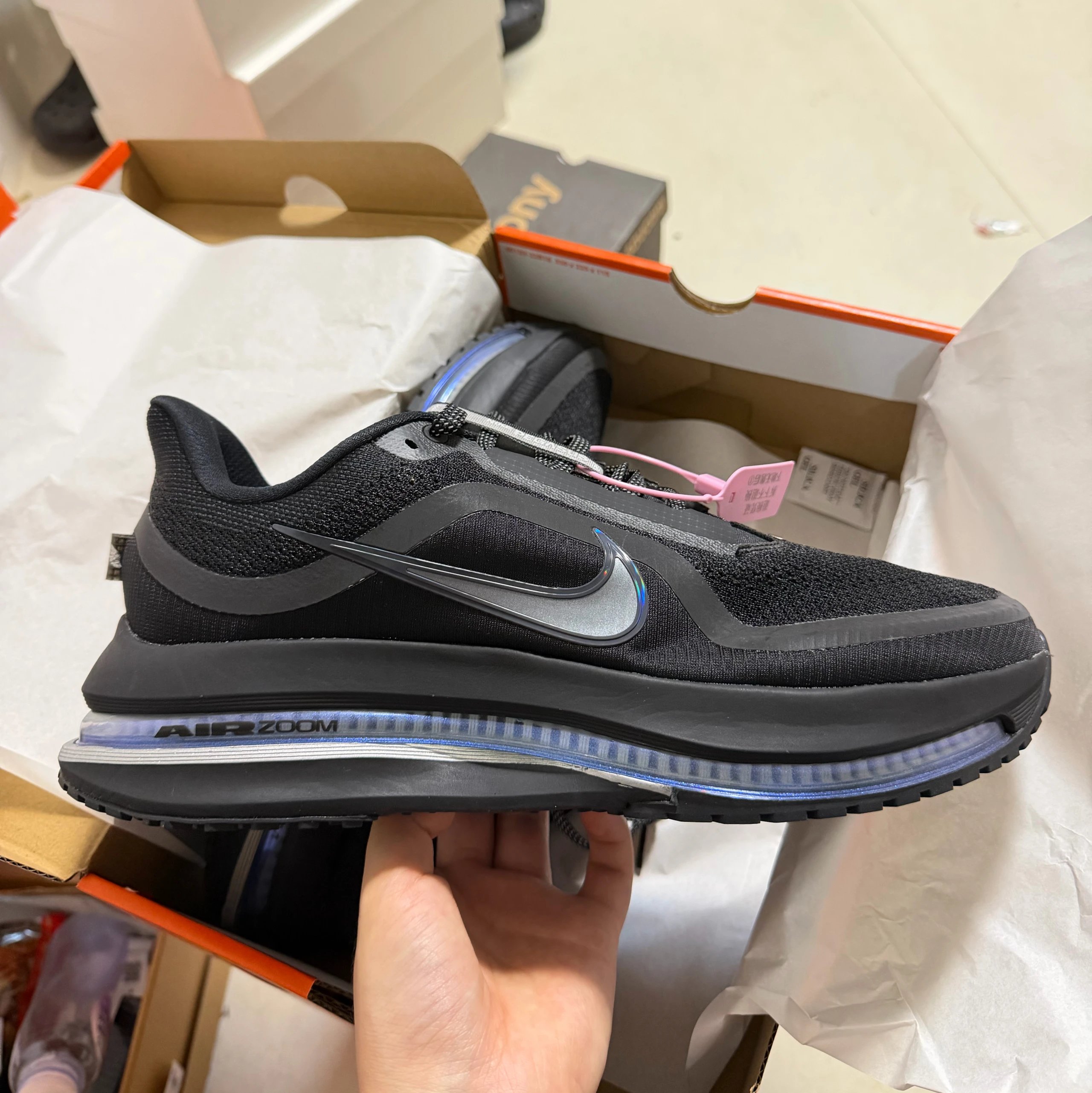 HQ2592-005 Black