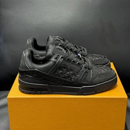 thumbnail for Trainer Monogram -