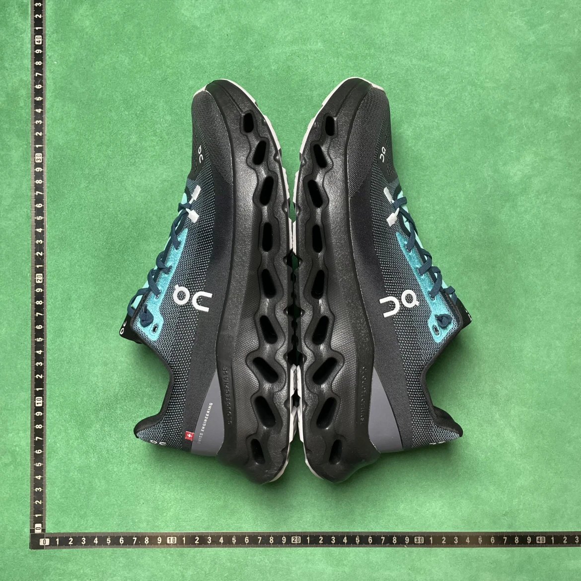 On Sneakers Low-Top Mesh with CloudTec Sole image 6