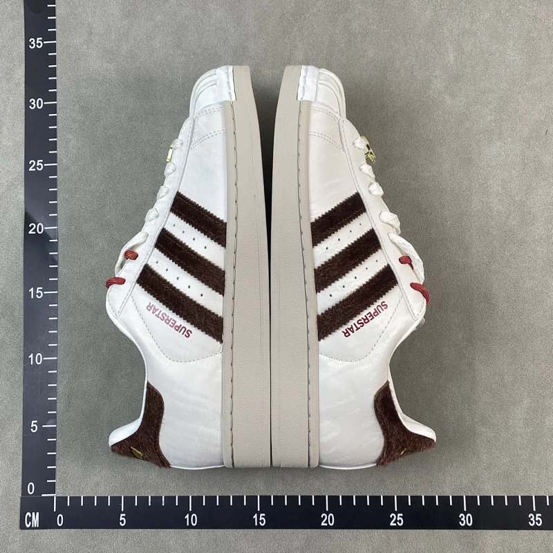 Sneakers from 7up