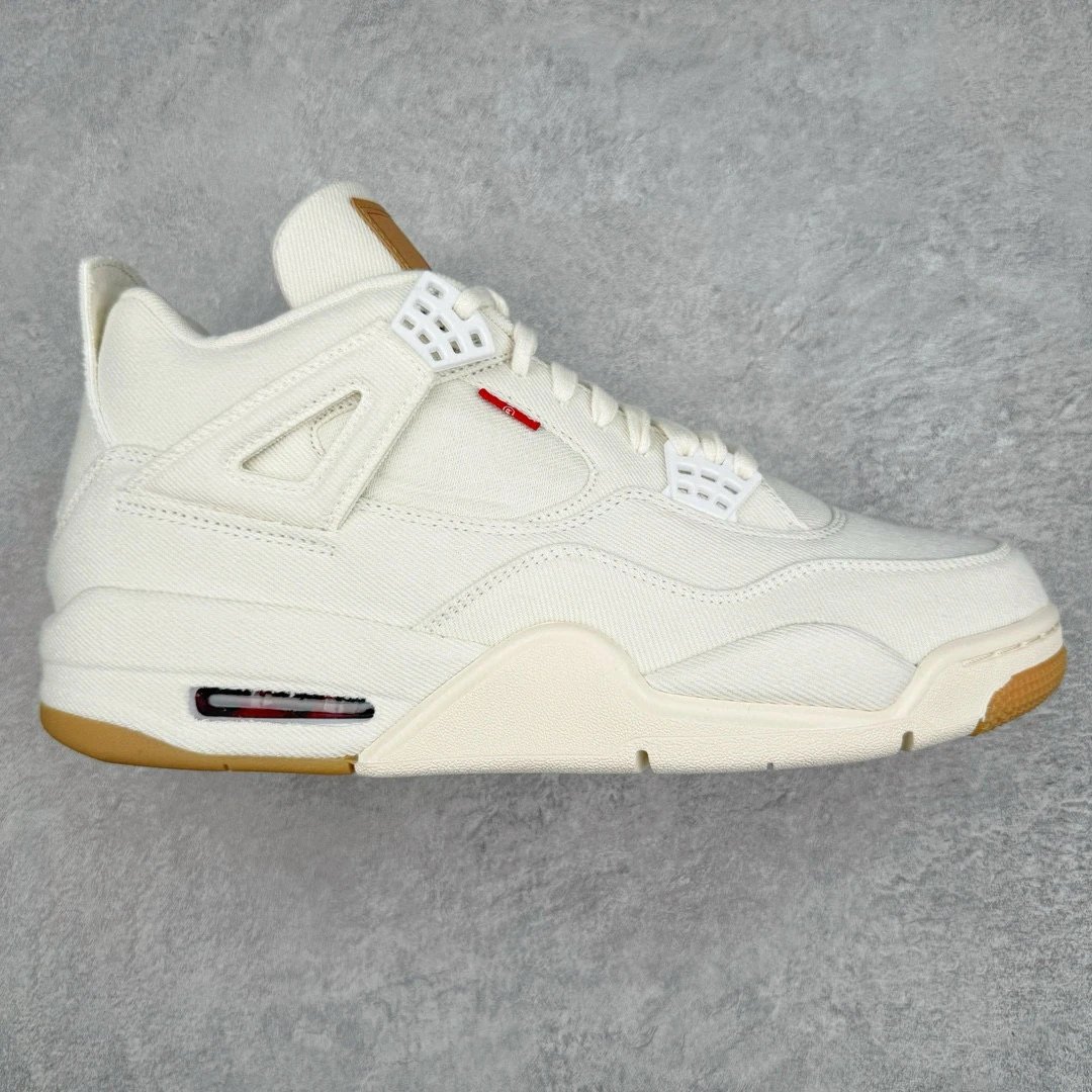 Levi's White AO2571-100