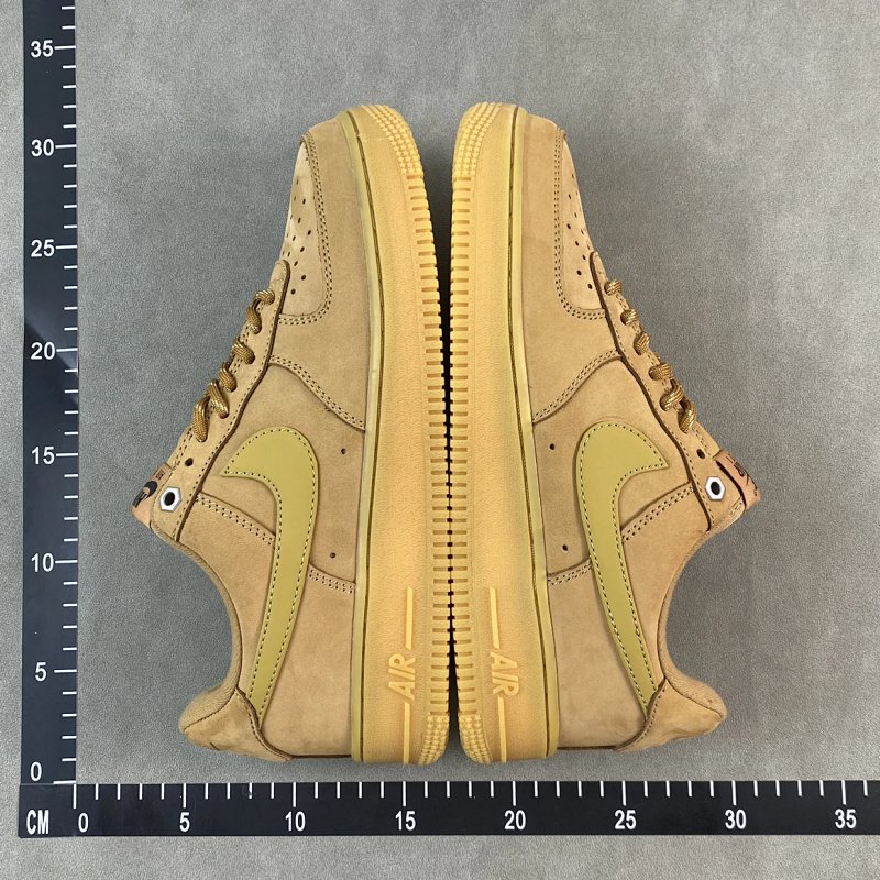 Sneakers from 7up