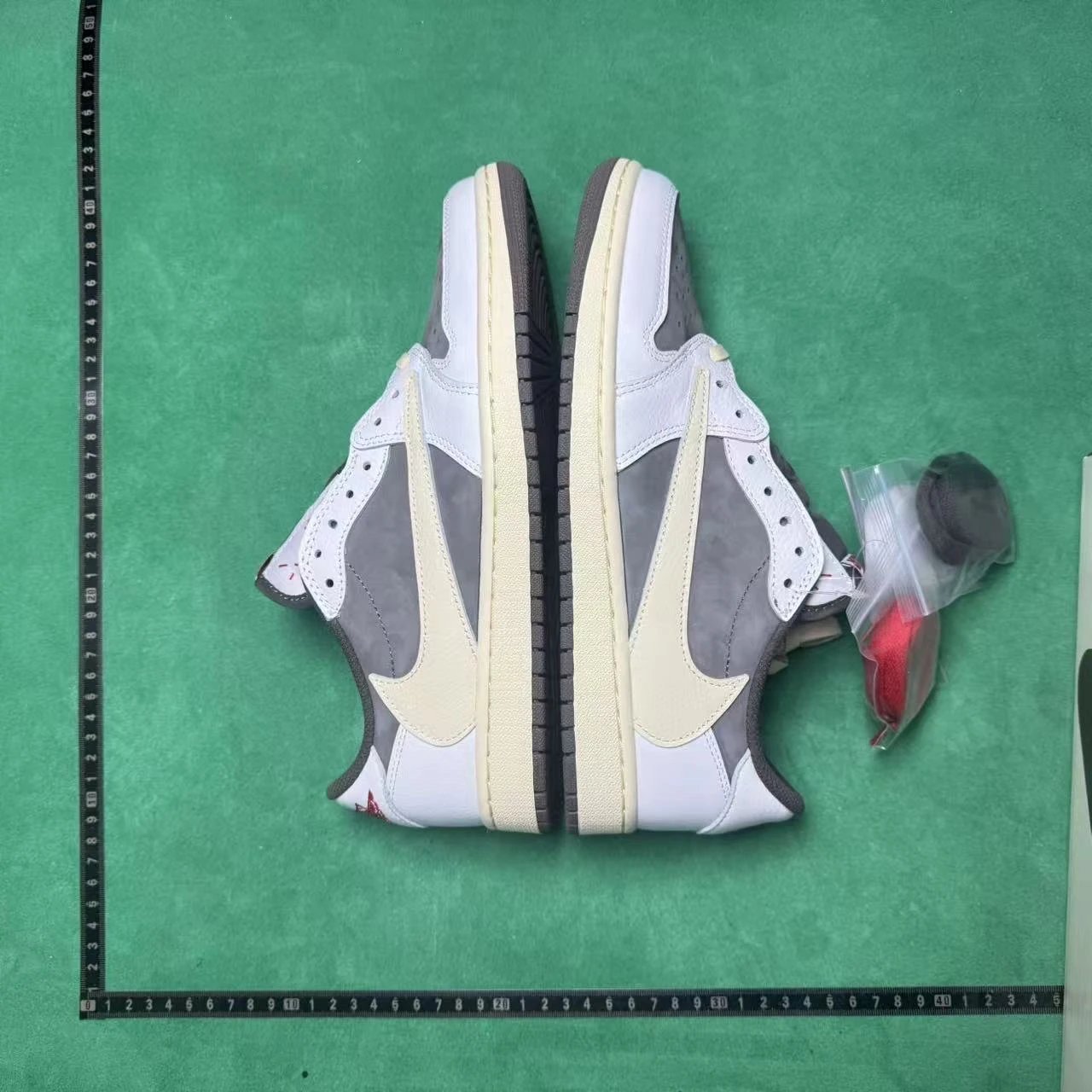 Inverted Hook 3.0 White Brown