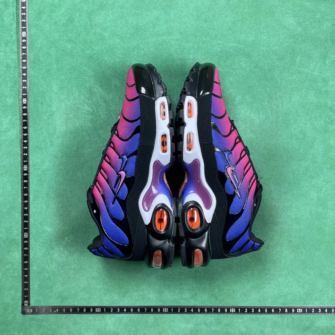 B0D air max puls 气垫鞋多颜色 13