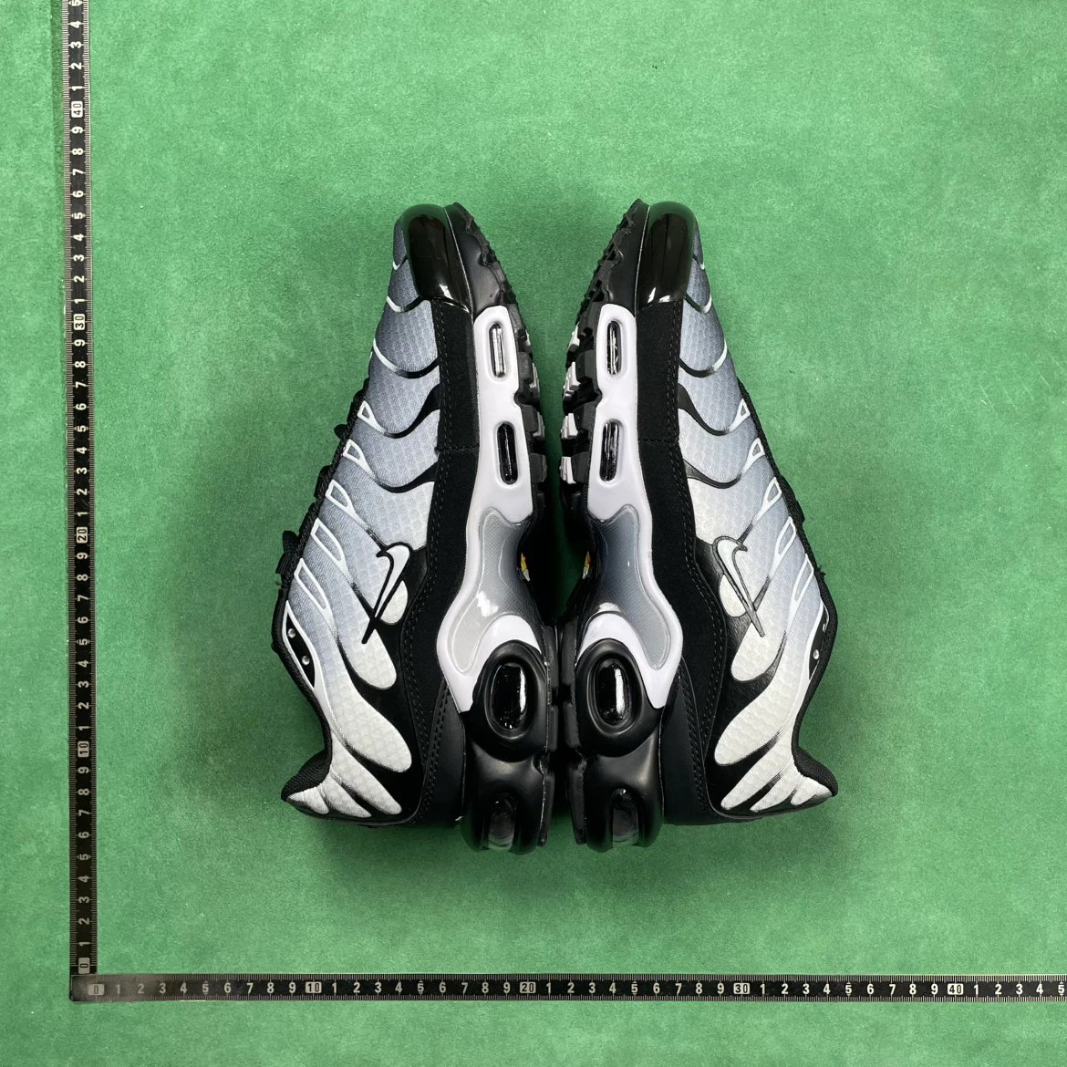 B0D air max puls 气垫鞋多颜色 6