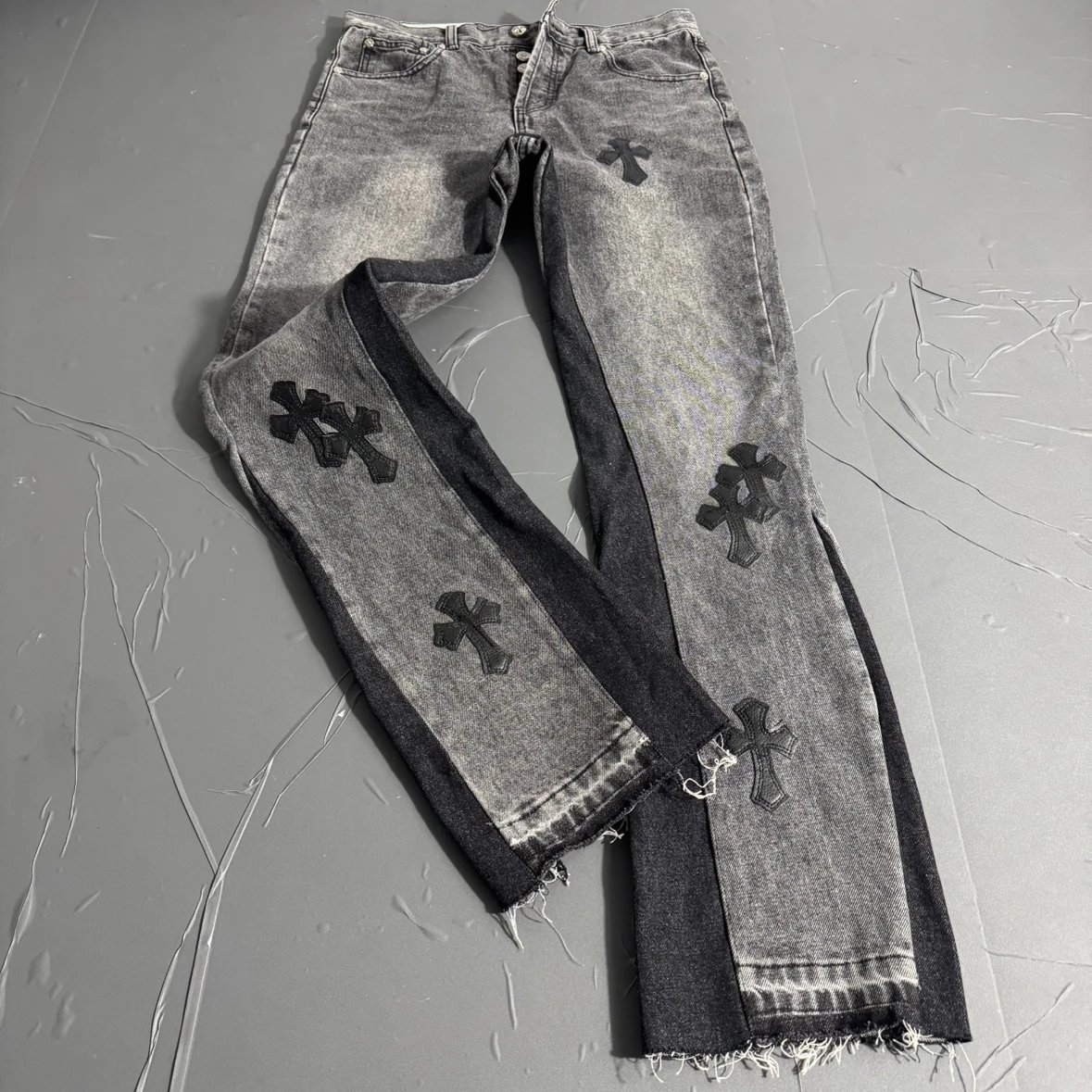 Croxin Splicing Jeans Customized Hardware Accessories: The accessories for this pair of pants need not be mentioned in detail. You can compare them freely when you buy them, and they are not easy to return