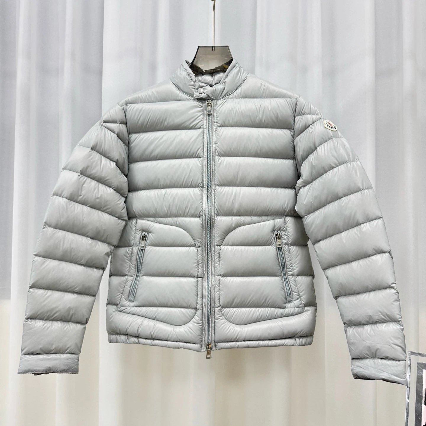 蒙口立领灰白色