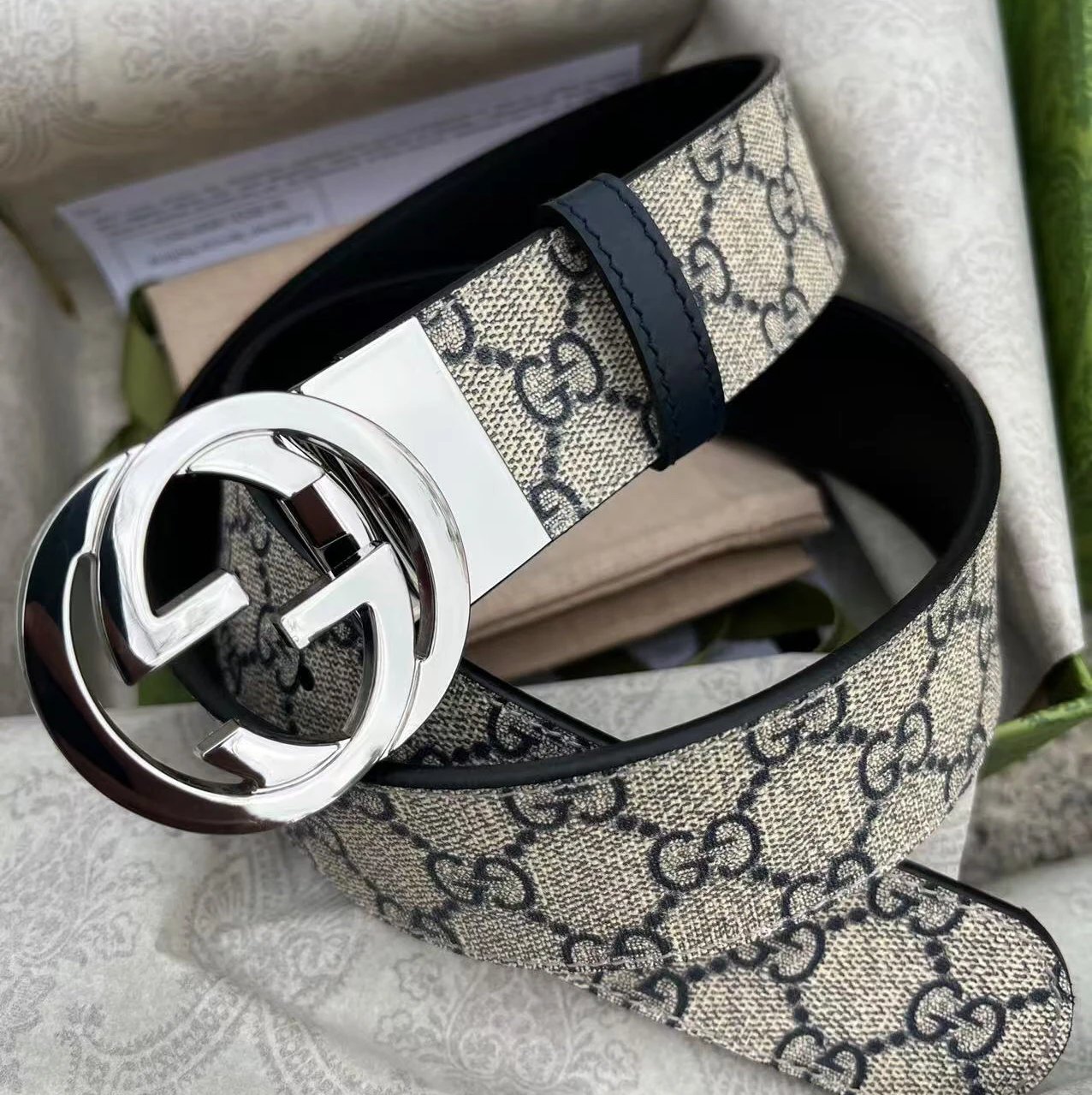 Silver/Beige and blue