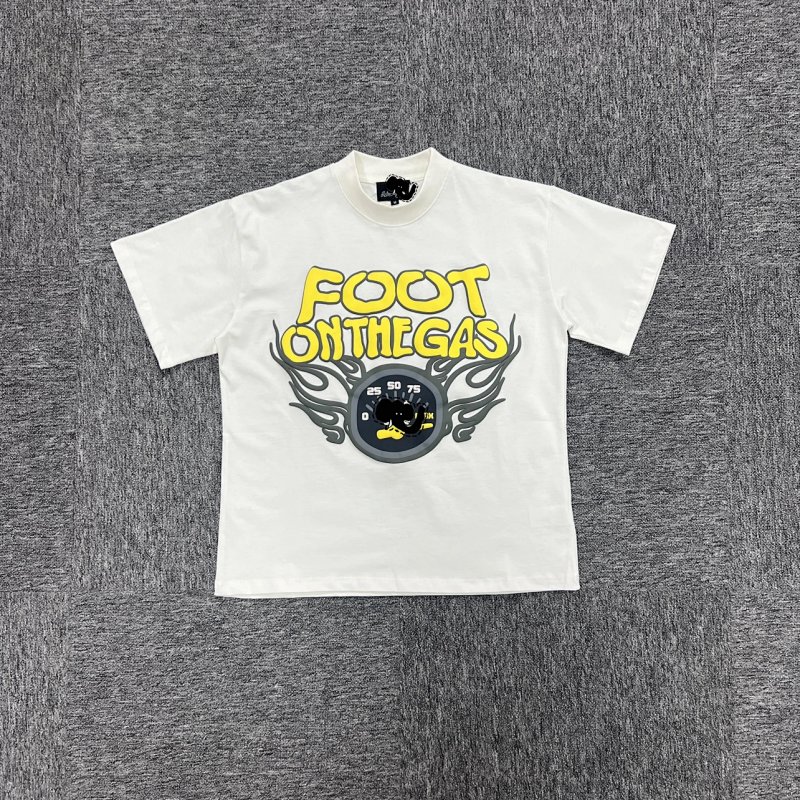 Foot On The Gas T-shirt-White  黄色印花 米白短袖 BPM-41