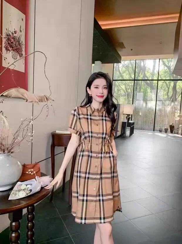 Burberry light luxury authentic 2026 summer new women's British style high-end skirt lapel plaid short-sleeved slim dress trendy