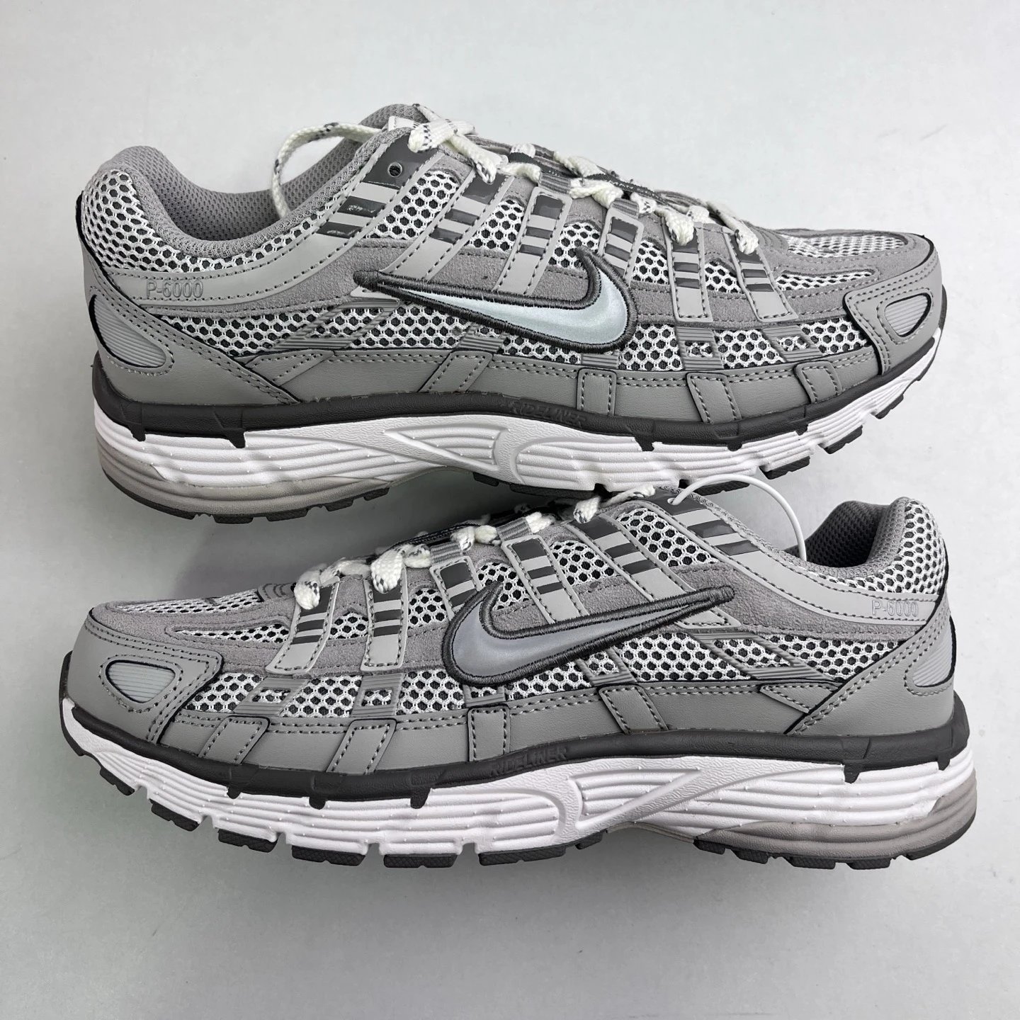Grey white FN6837-012