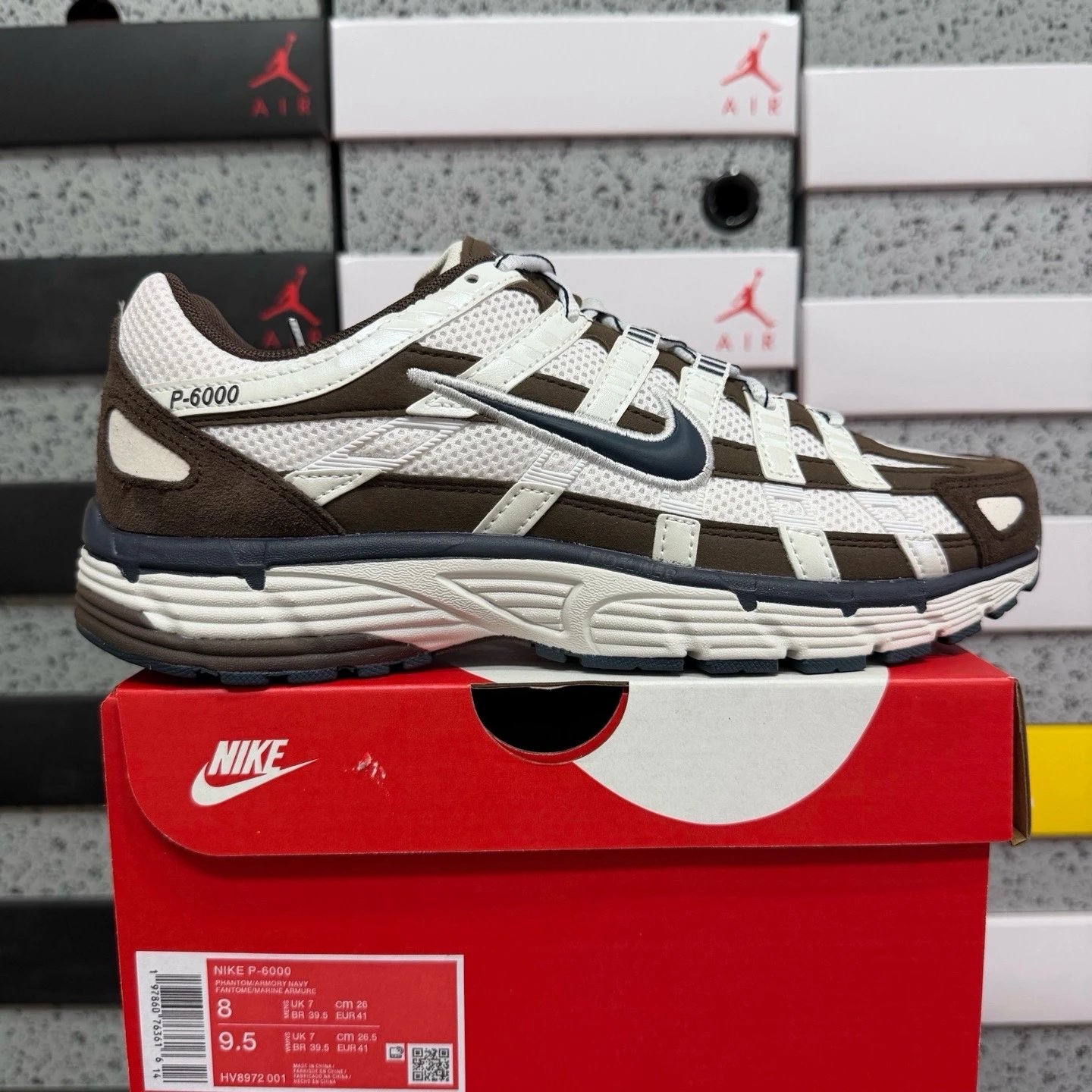 Brown white HV8972-001