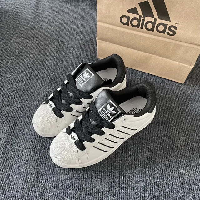 Adidas Sneakers Superstar shell-toe product detail image 1
