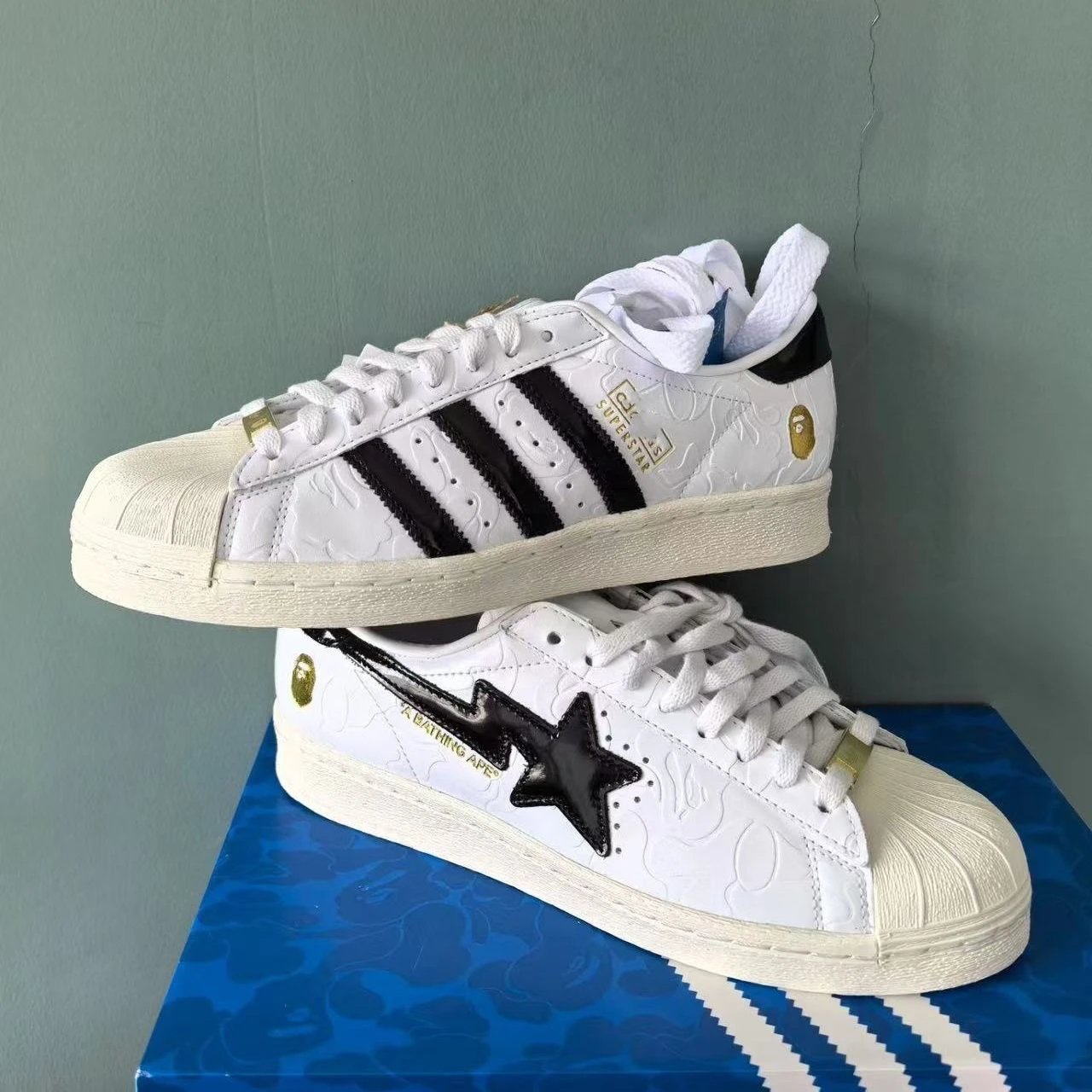 Co-branded casual patent leather stars street men and women couple low-top sneakers casual board shoes