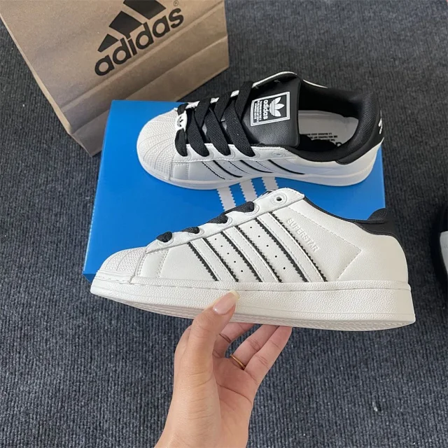 Adidas Sneakers Superstar shell-toe product detail image 3