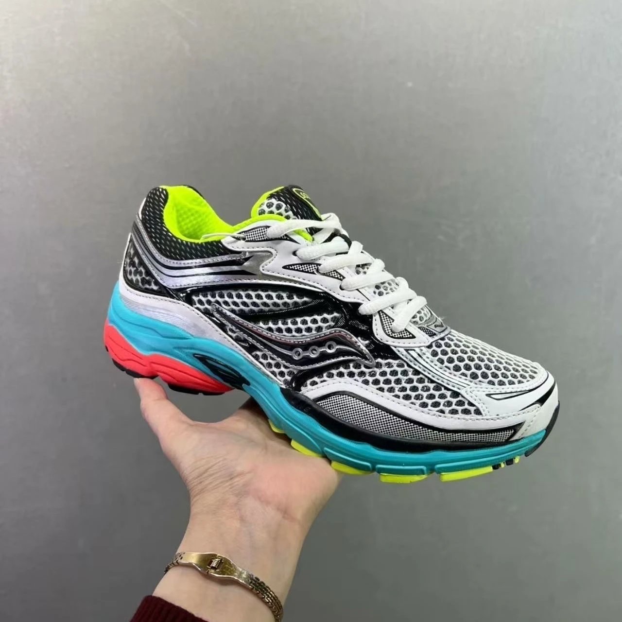 Saucony Progrid Omni 9 White Black Lime S70821-3