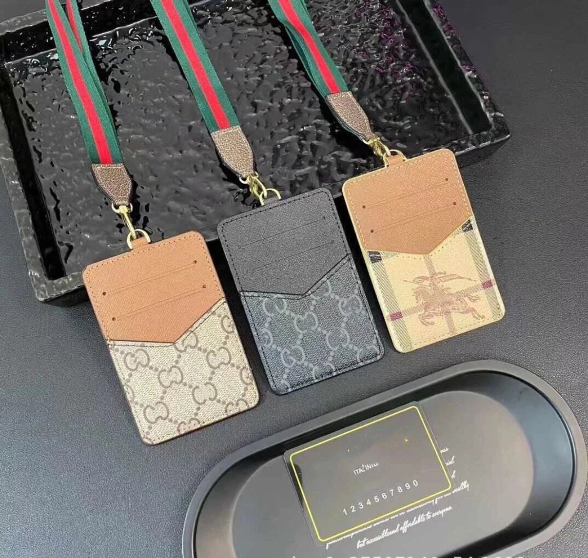 高档卡套工作证保护套时尚挂绳欧美潮牌证件套超薄新款挂脖卡片套 - 132953
