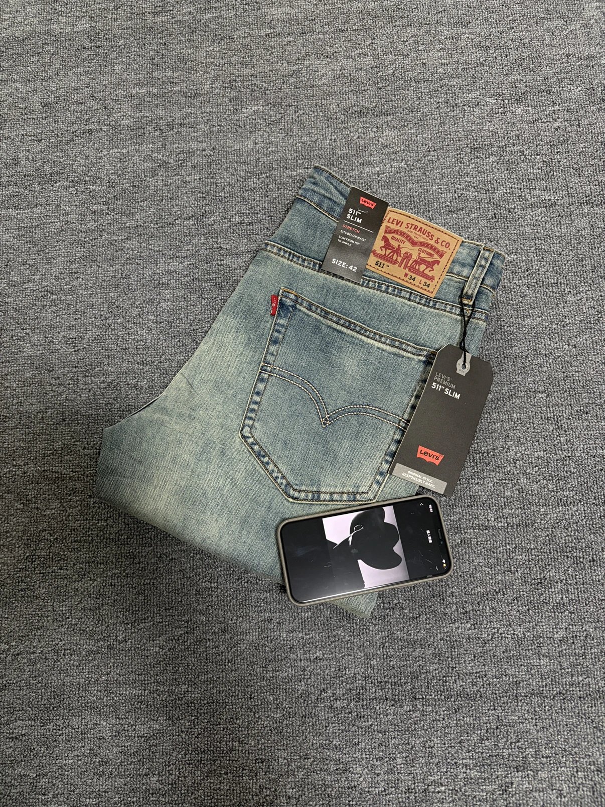 【 In Stock 】 The all-new Levi's 511 retro blue small straight tube slim fit narrow leg version with a zipper that is slightly elastic. Summer thin jeans slide down to see size details