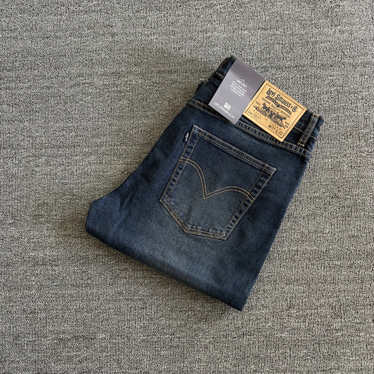 【In Stock】Levi's 501 Denim Jeans in Indigo Blue, Slim Straight Fit with Zip Fly and Light Stretch - Scroll Down for Size Details